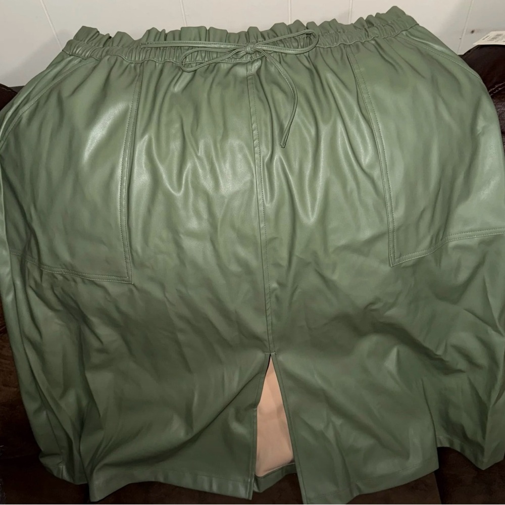 Ava Viv Green Skirt